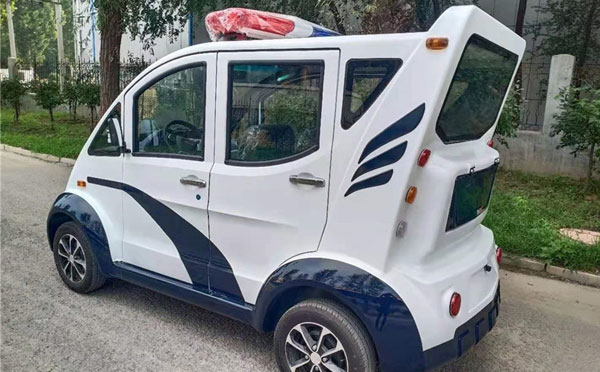 墨脱警用巡逻车